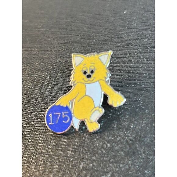 Assortment of 6 Pins Angels, Bowling, Flag - Picture 11 of 12